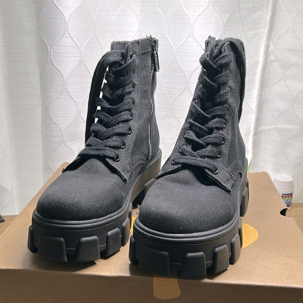 CIRCUS NY BY SAM EDELMAN Women's Black Isabelle Ankle Combat Boots Size 51/2 NEW